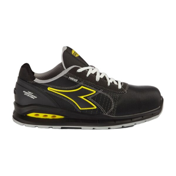 Chaussures de sécurité basses Run Net Airbox Matryx low S3 SRC Diadora noir
